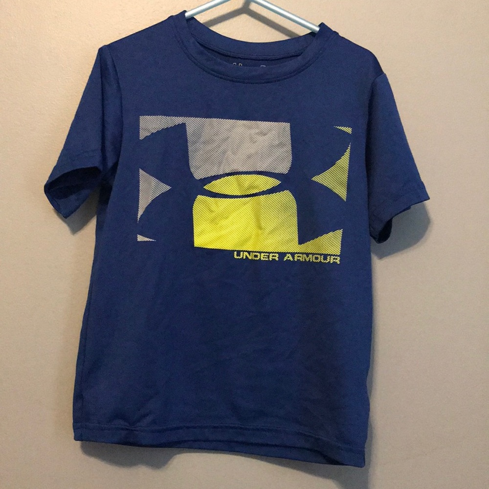 Boys size 5 under armour shirt